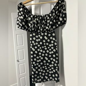 Printed dress with white flowers